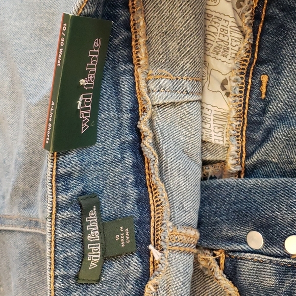 Wild Fable Super High Rise Pleated Bermuda Jean shorts Medium wash Size 14 - Picture 5 of 7